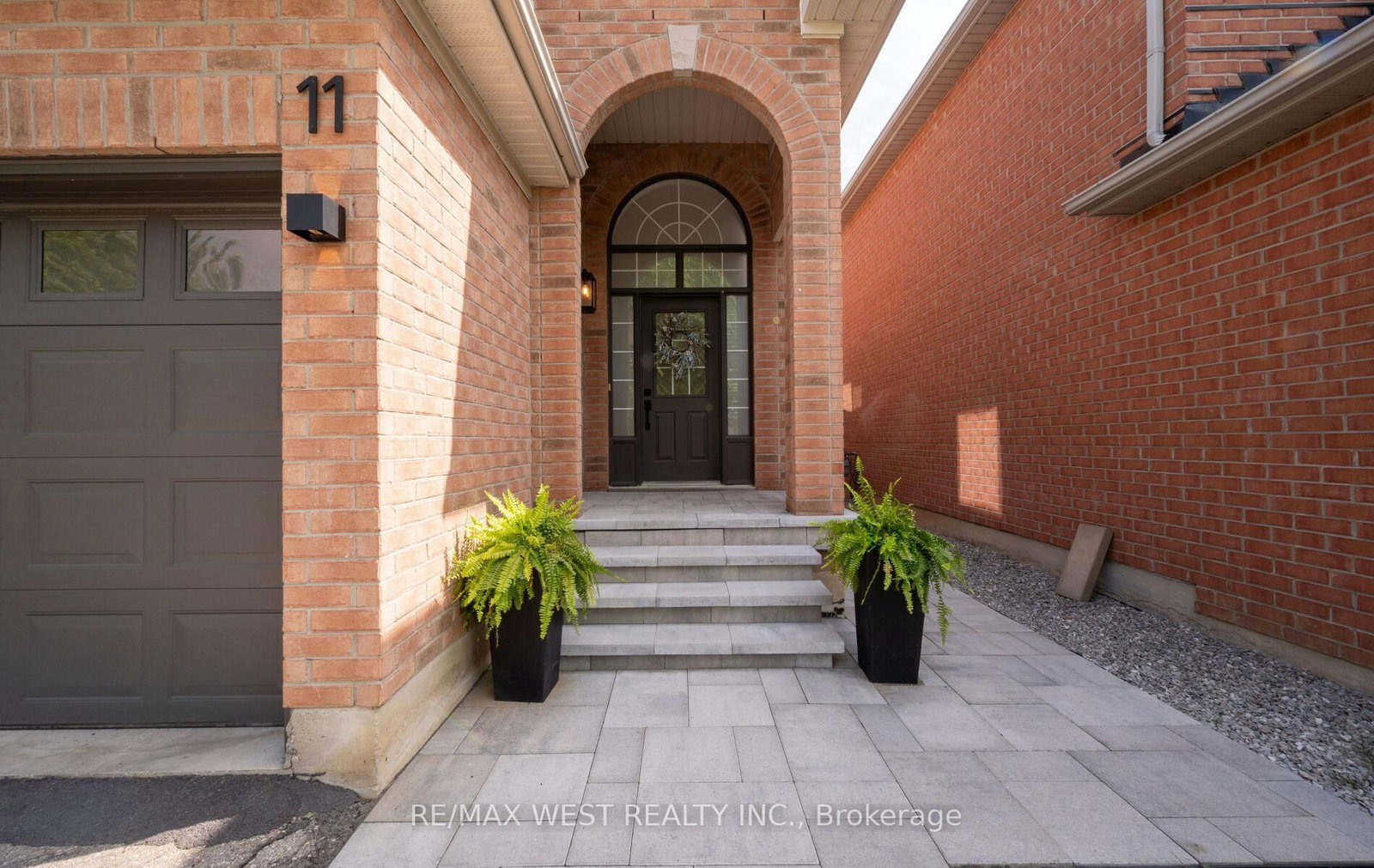 11 Beehive Drive • Caledon, ON photo 6