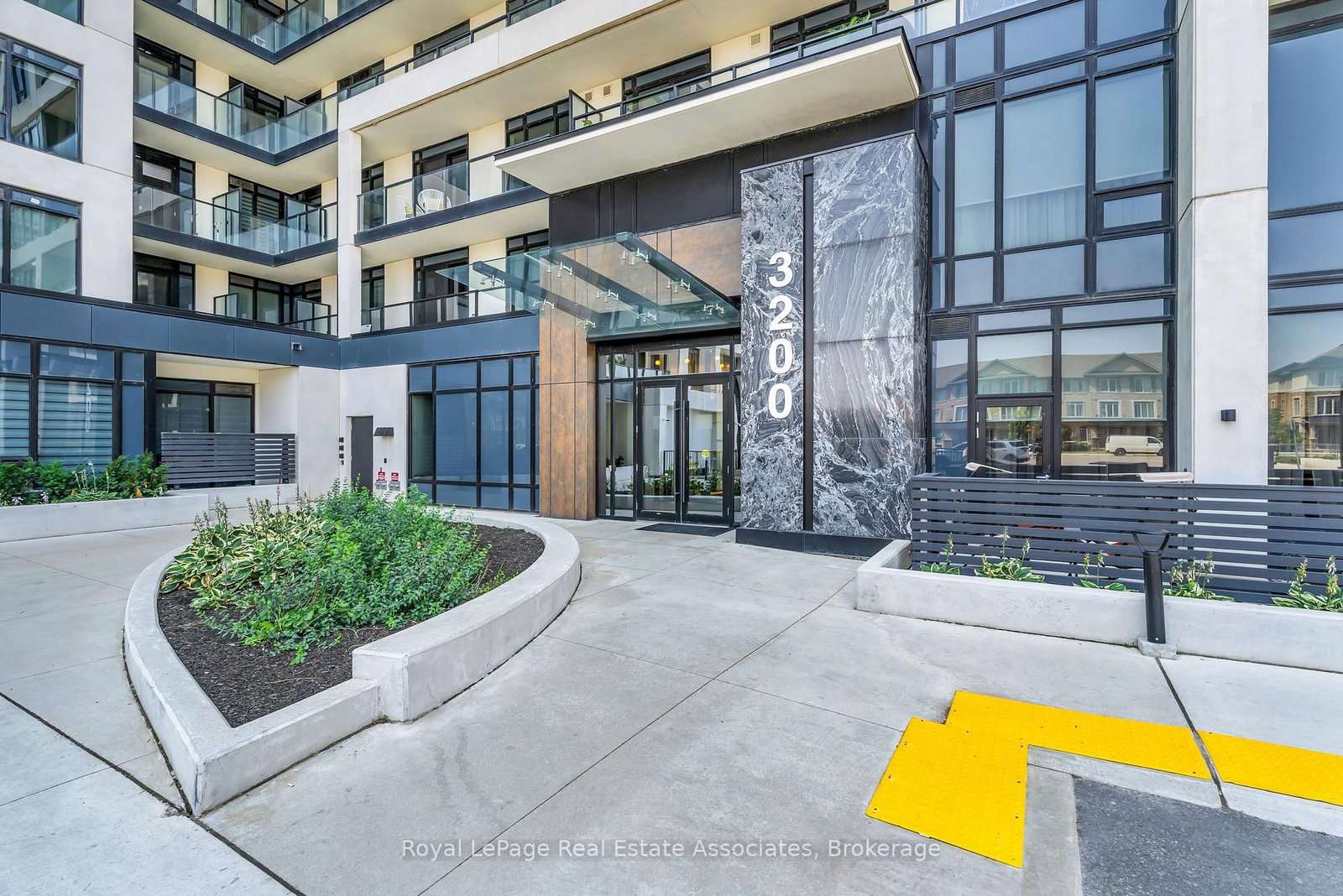 3200 William Coltson Avenue • #622 • Oakville, ON photo 37