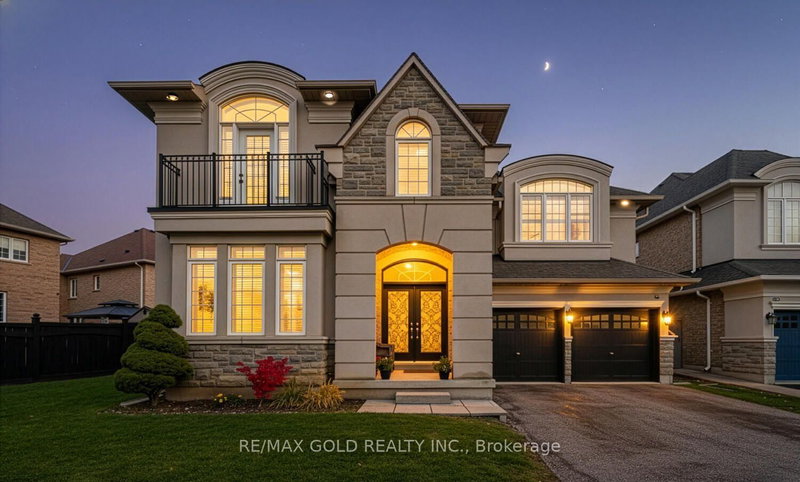 37 Scotchmere Cres, Brampton, Ontario