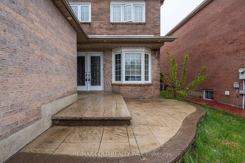 71 Ravenswood Drive