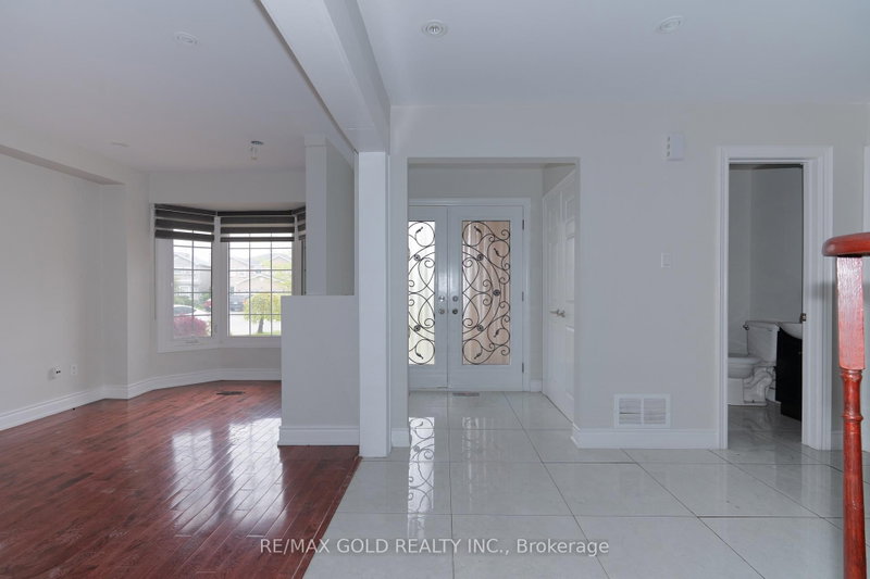 71 Ravenswood Drive