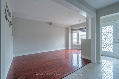 71 Ravenswood Drive • Brampton, ON photo 6