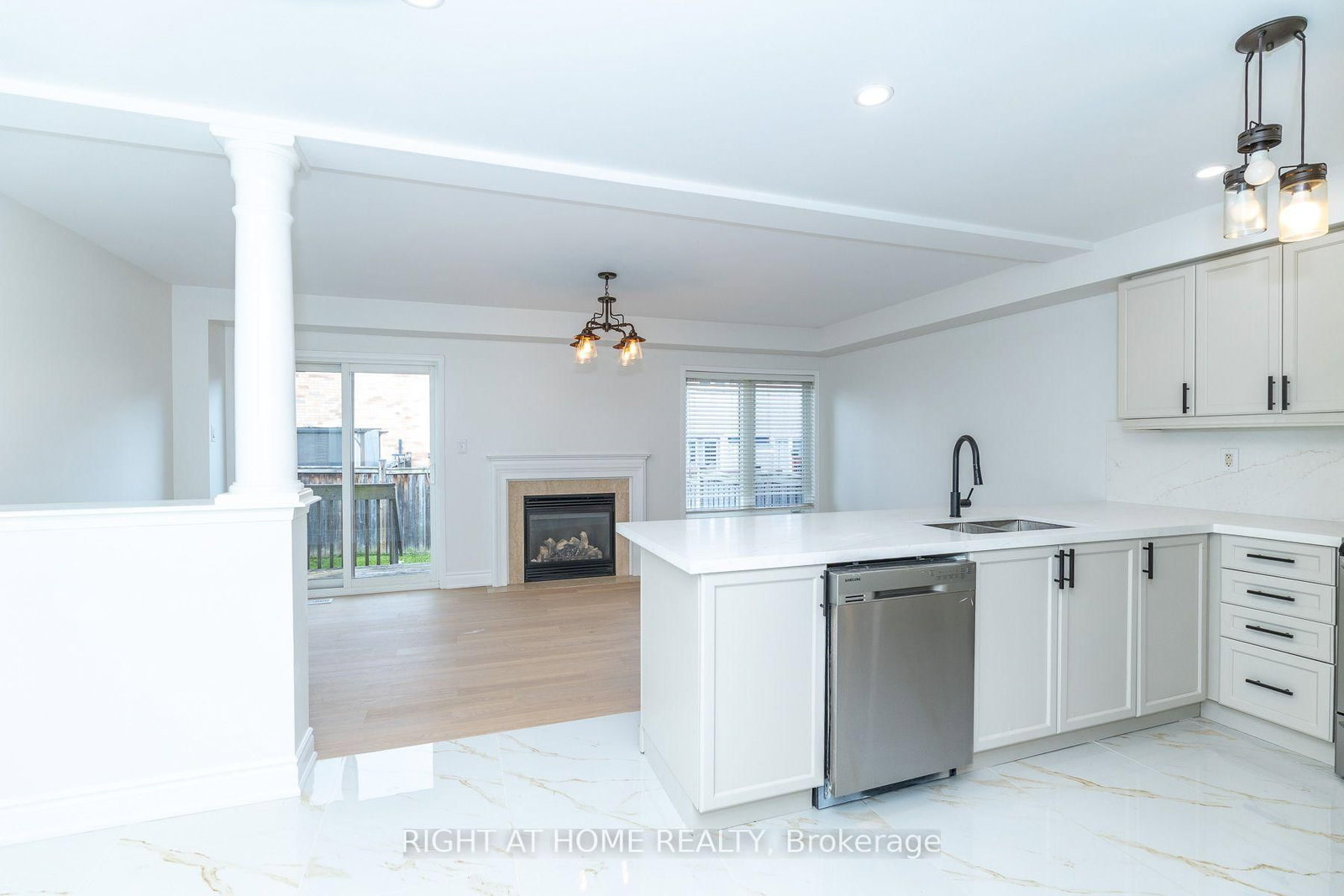 4694 Thomas Alton Boulevard • Burlington, ON photo 12