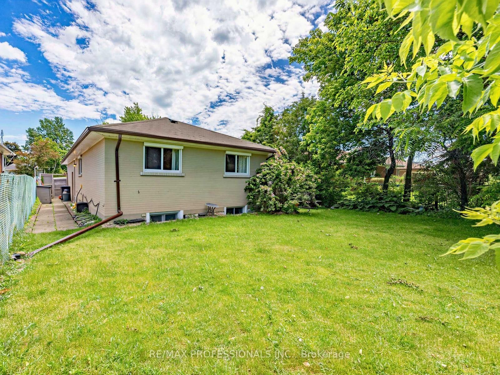 793 Netherton Mississauga,ON L4Y 2M5 — Photo 24