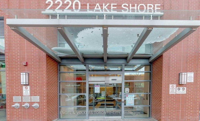 302 - 2220 Lake Shore Boulevard W