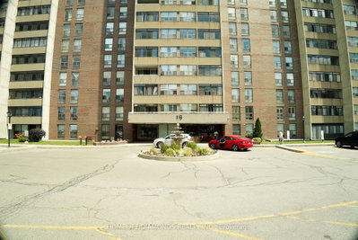 Unit 1411 — 18 Knightsbridge Road — photo 4