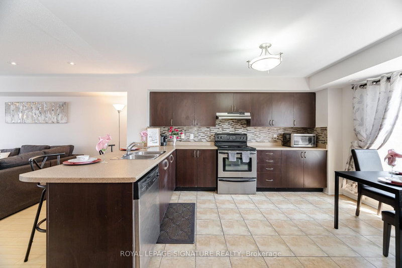 3 - 4855 Half Moon Grove