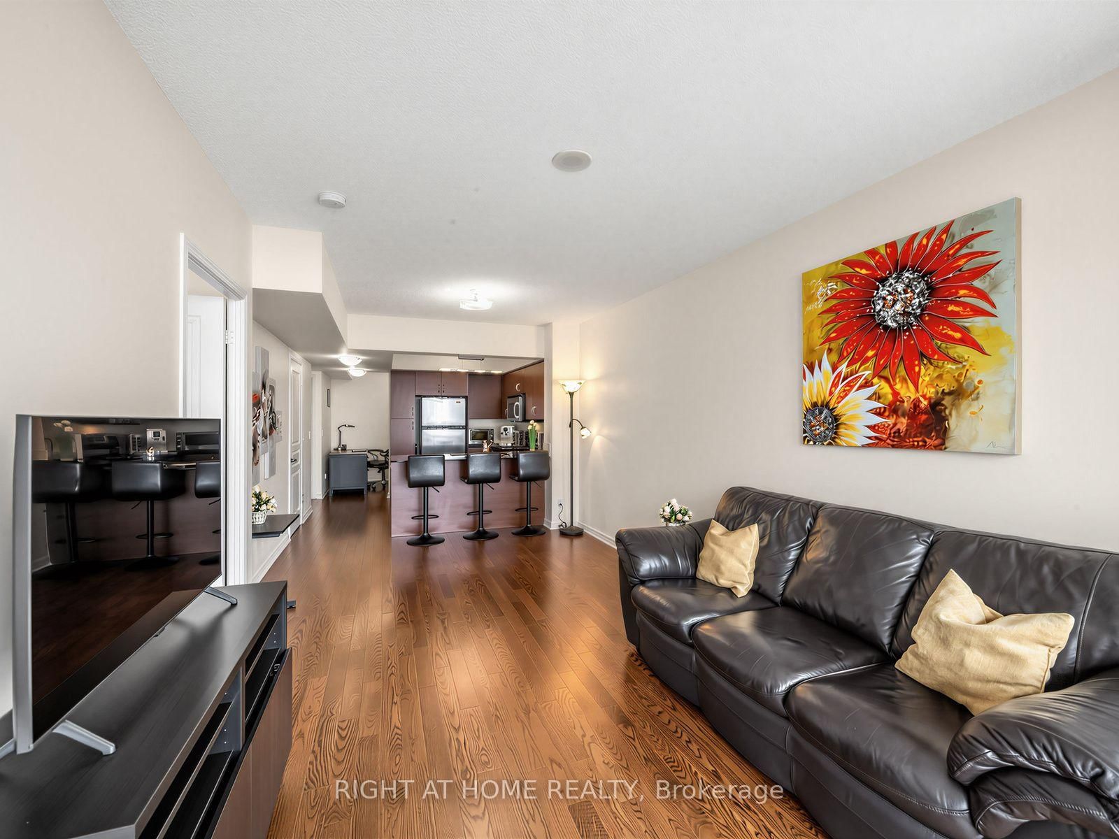 15 Legion Road • #1601 • Toronto, ON photo 8