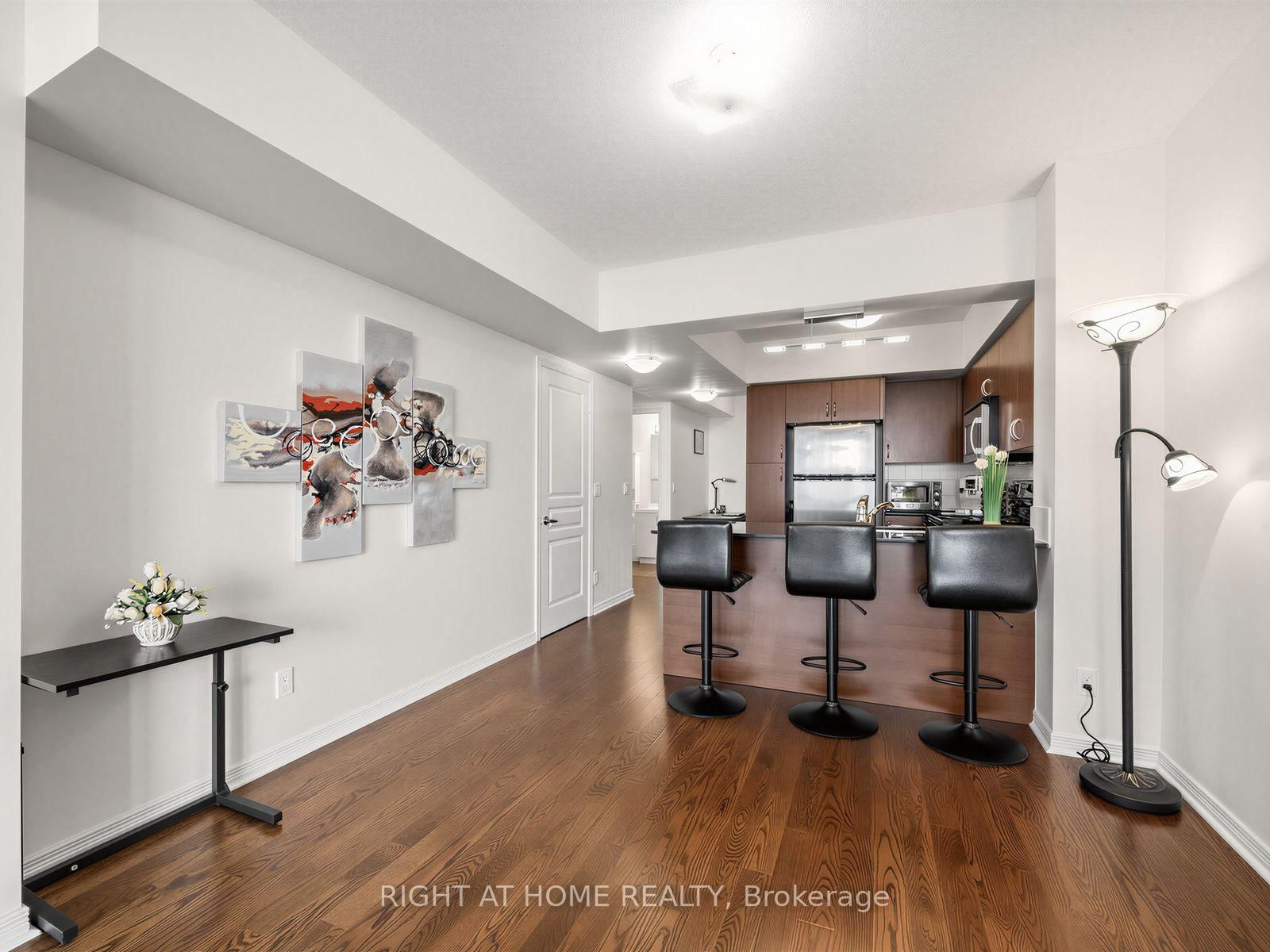 15 Legion Road • #1601 • Toronto, ON photo 9