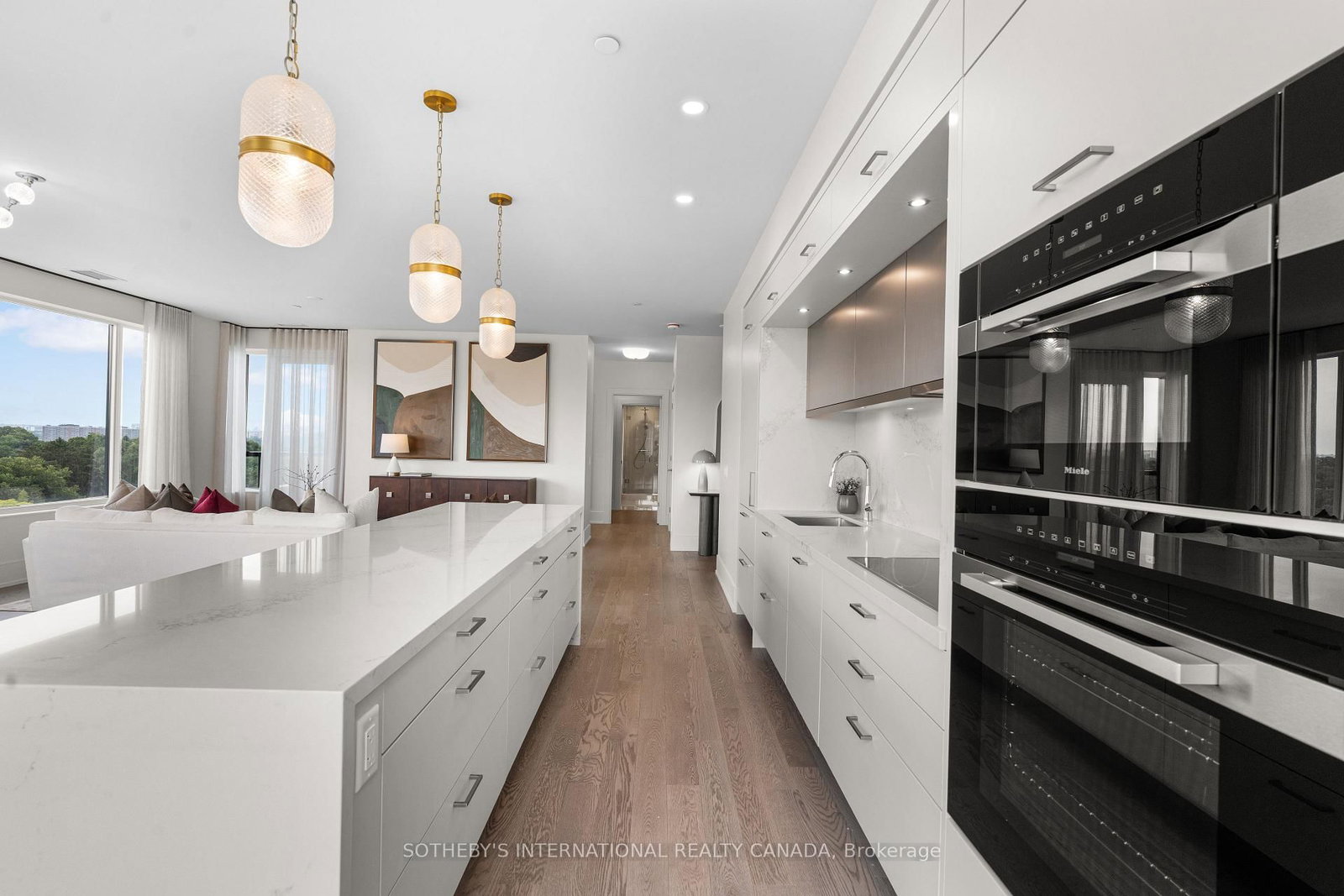 259 The Kingsway • #719 • Toronto, ON photo 11