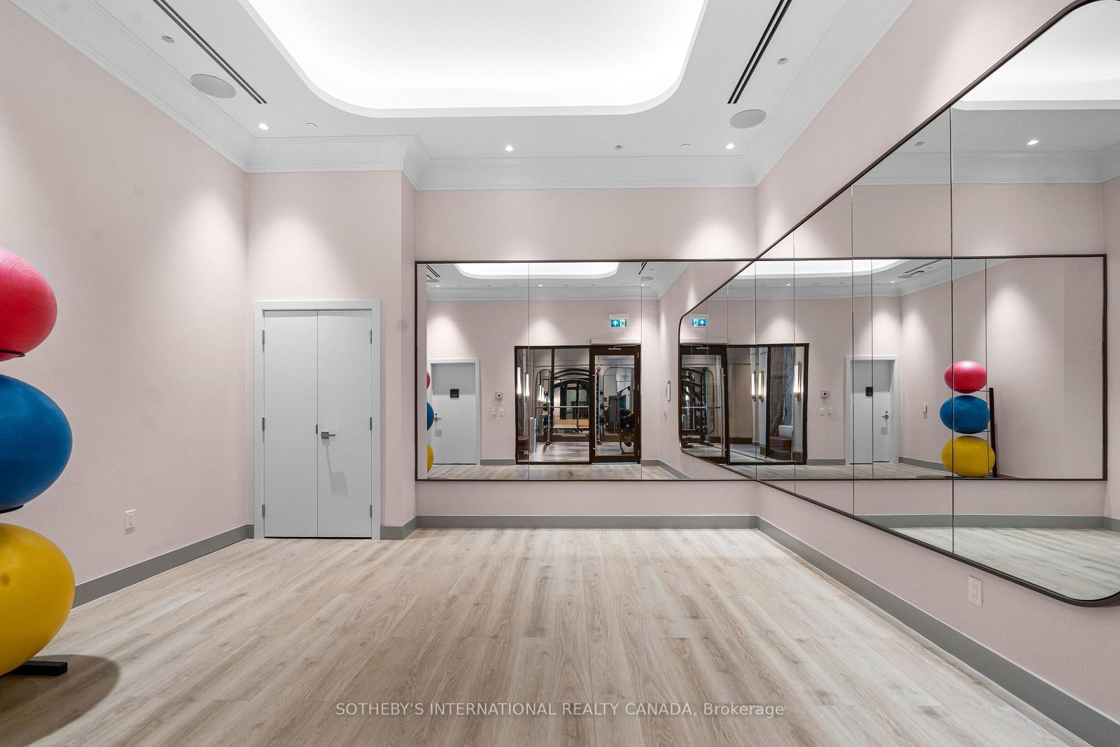 259 The Kingsway • #719 • Toronto, ON photo 33