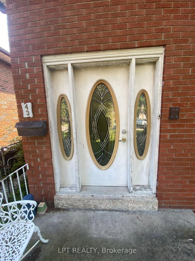 43 Sunset Avenue