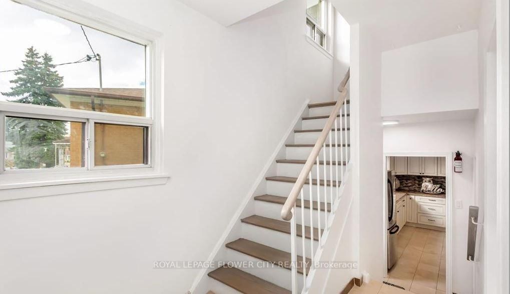 3 Clayhall Crescent, Toronto, ON, photo 4