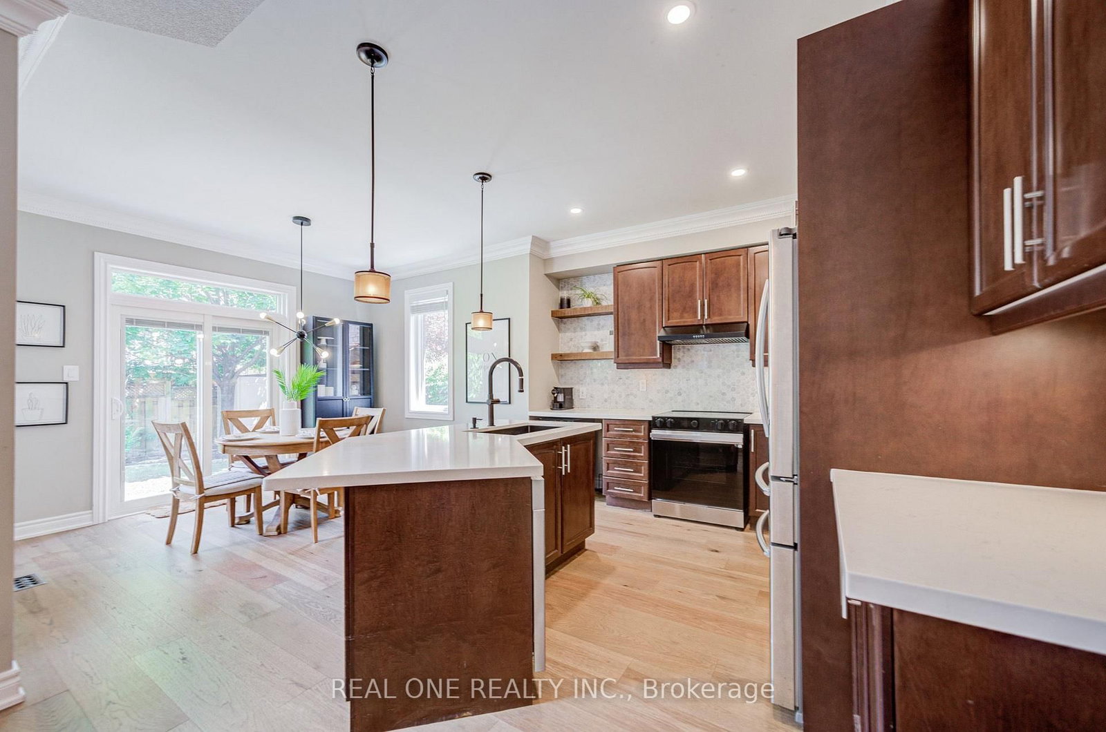 2463 Parkglen Avenue • Oakville, ON photo 15