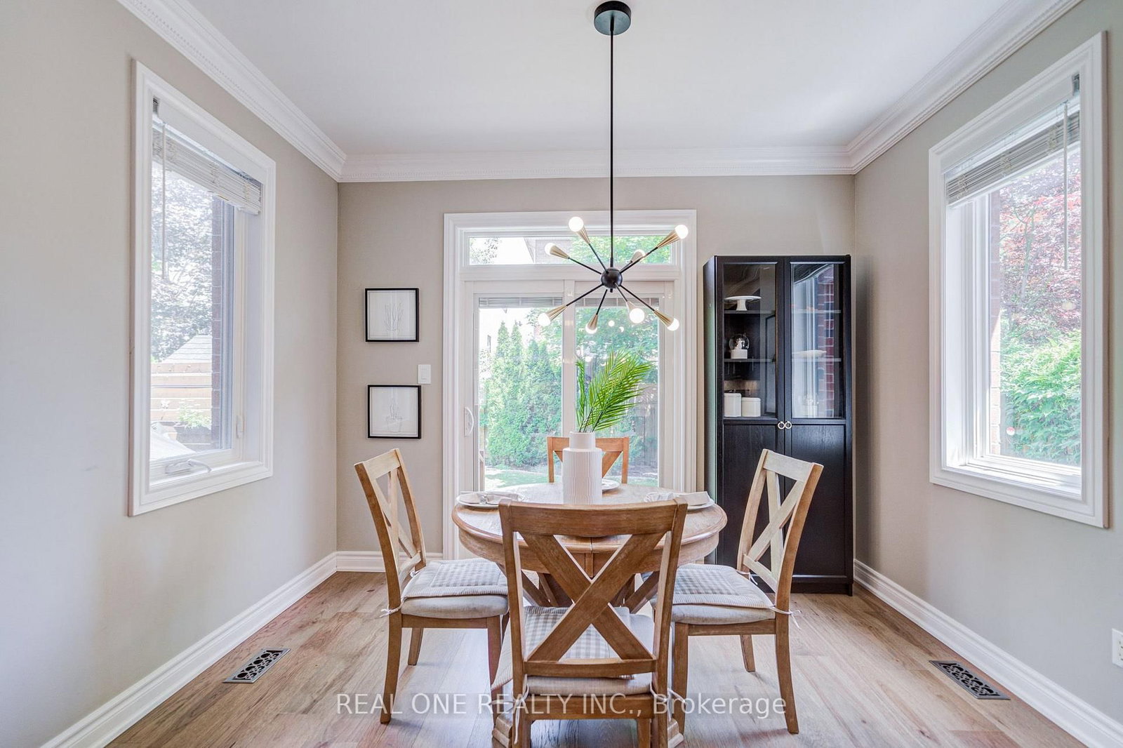 2463 Parkglen Avenue • Oakville, ON photo 21