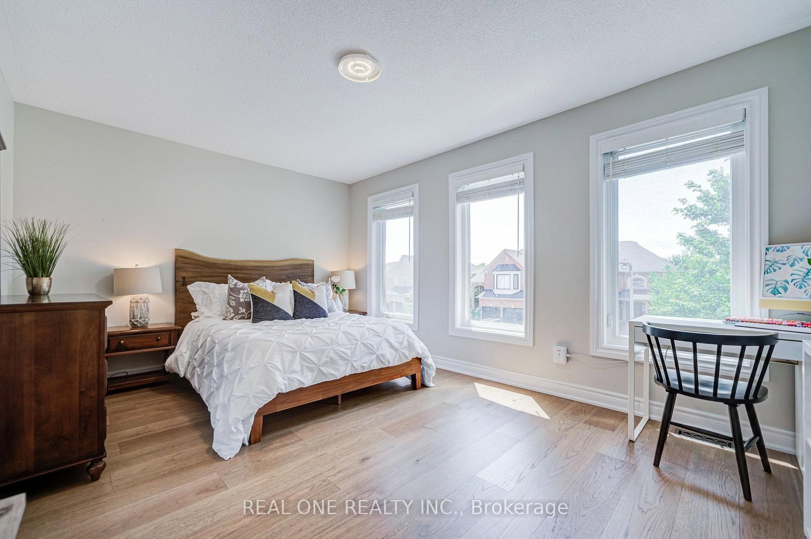 2463 Parkglen Avenue • Oakville, ON photo 32