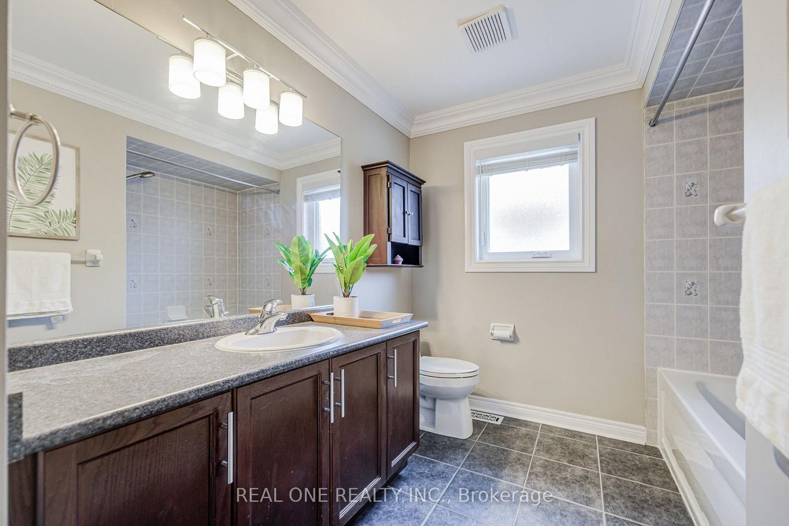 2463 Parkglen Avenue • Oakville, ON photo 36
