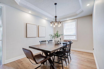 2463 Parkglen Avenue • Oakville, ON photo 8