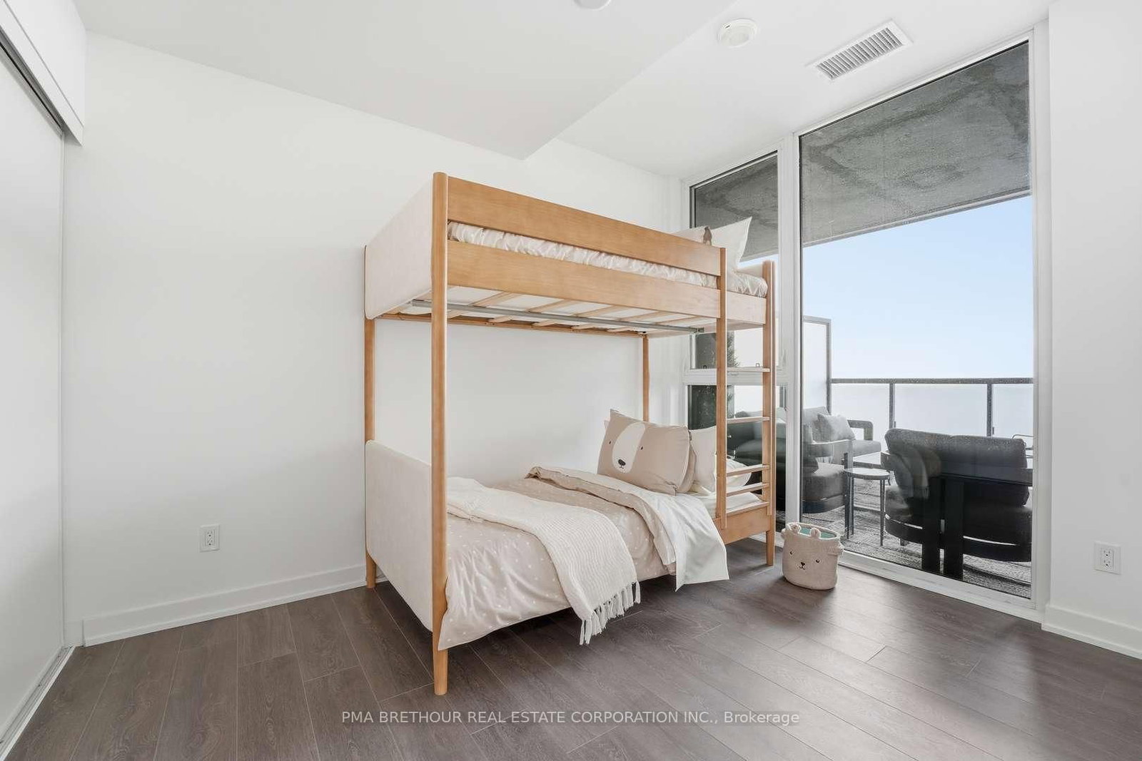 370 Martha Street • #2604 • Burlington, ON photo 10
