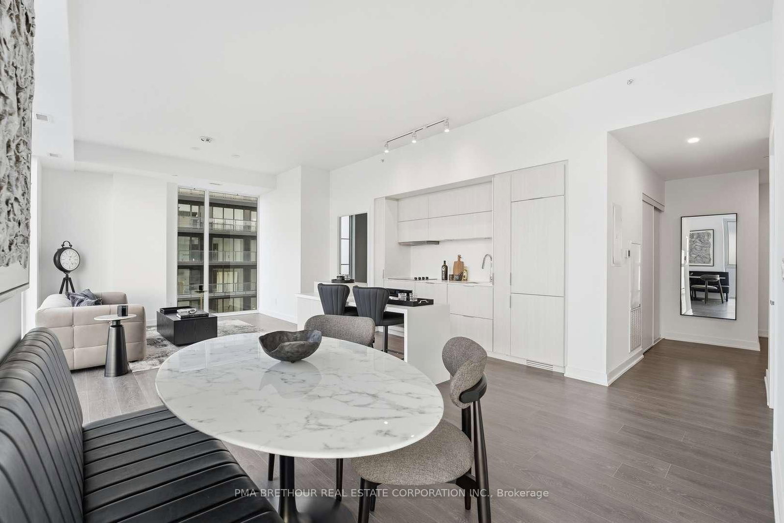370 Martha Street • #2604 • Burlington, ON photo 6