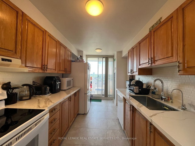 902 - 1300 Mississauga Valley Boulevard