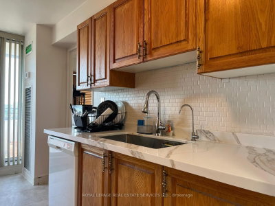 Unit 902 — 1300 Mississauga Valley Boulevard — photo 3