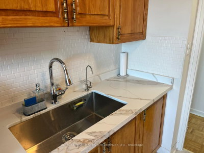 Unit 902 — 1300 Mississauga Valley Boulevard — photo 4
