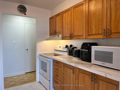 Unit 902 — 1300 Mississauga Valley Boulevard — photo 6