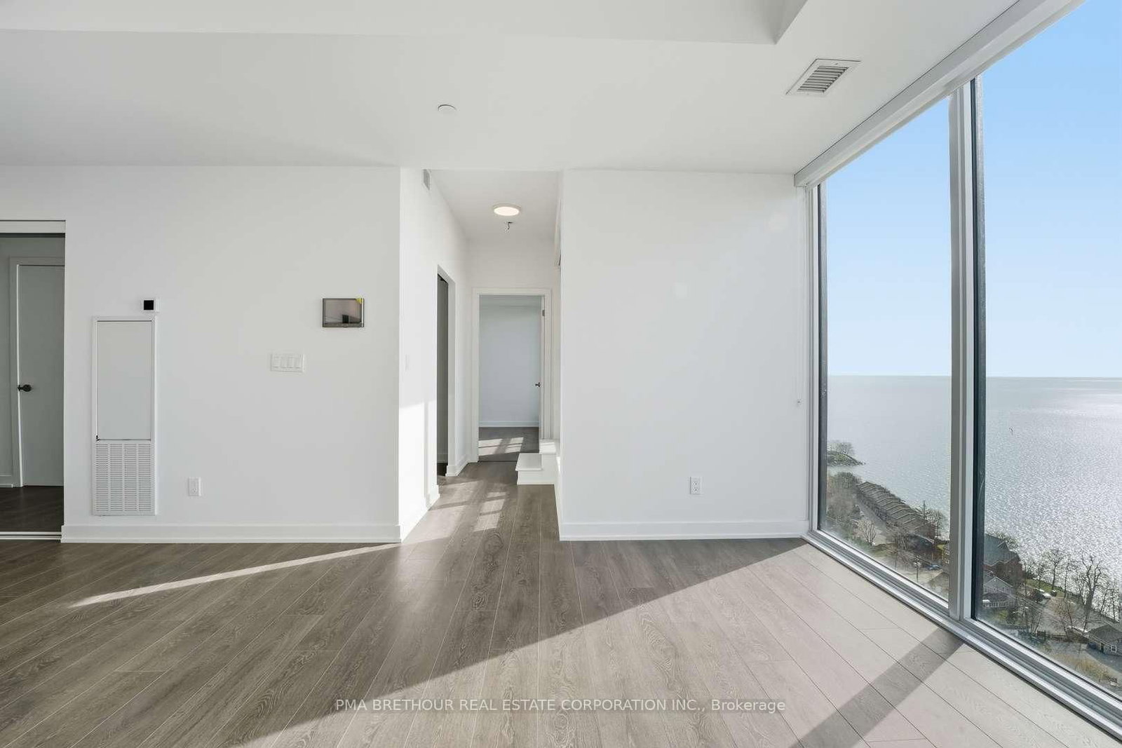 370 Martha Street • #2105 • Burlington, ON photo 10