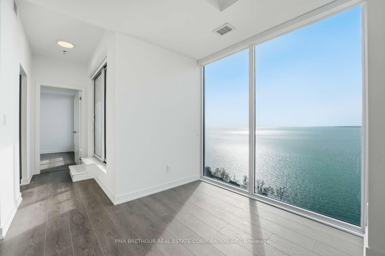 370 Martha Street • #2105 • Burlington, ON photo 11
