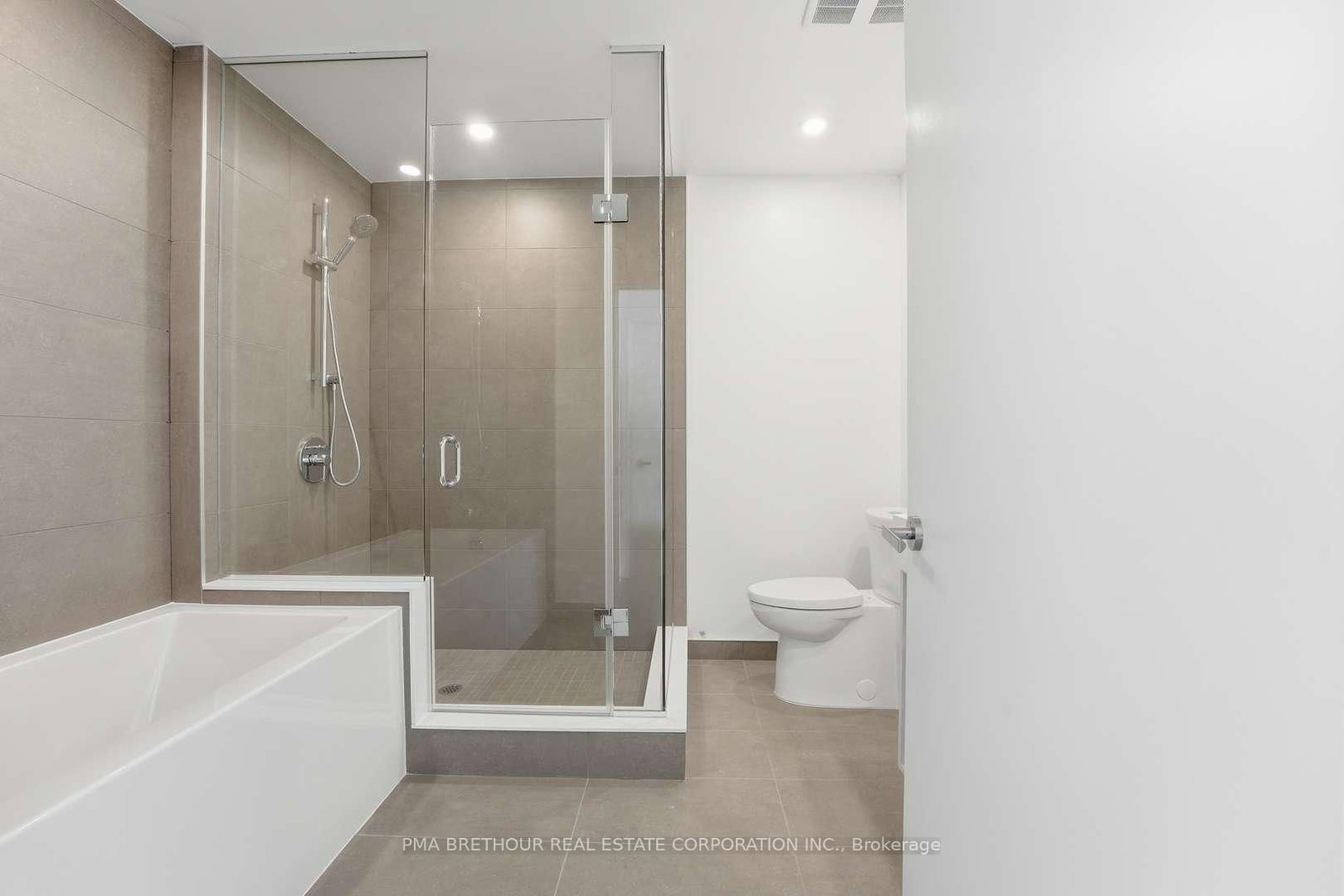 370 Martha Street • #2105 • Burlington, ON photo 17