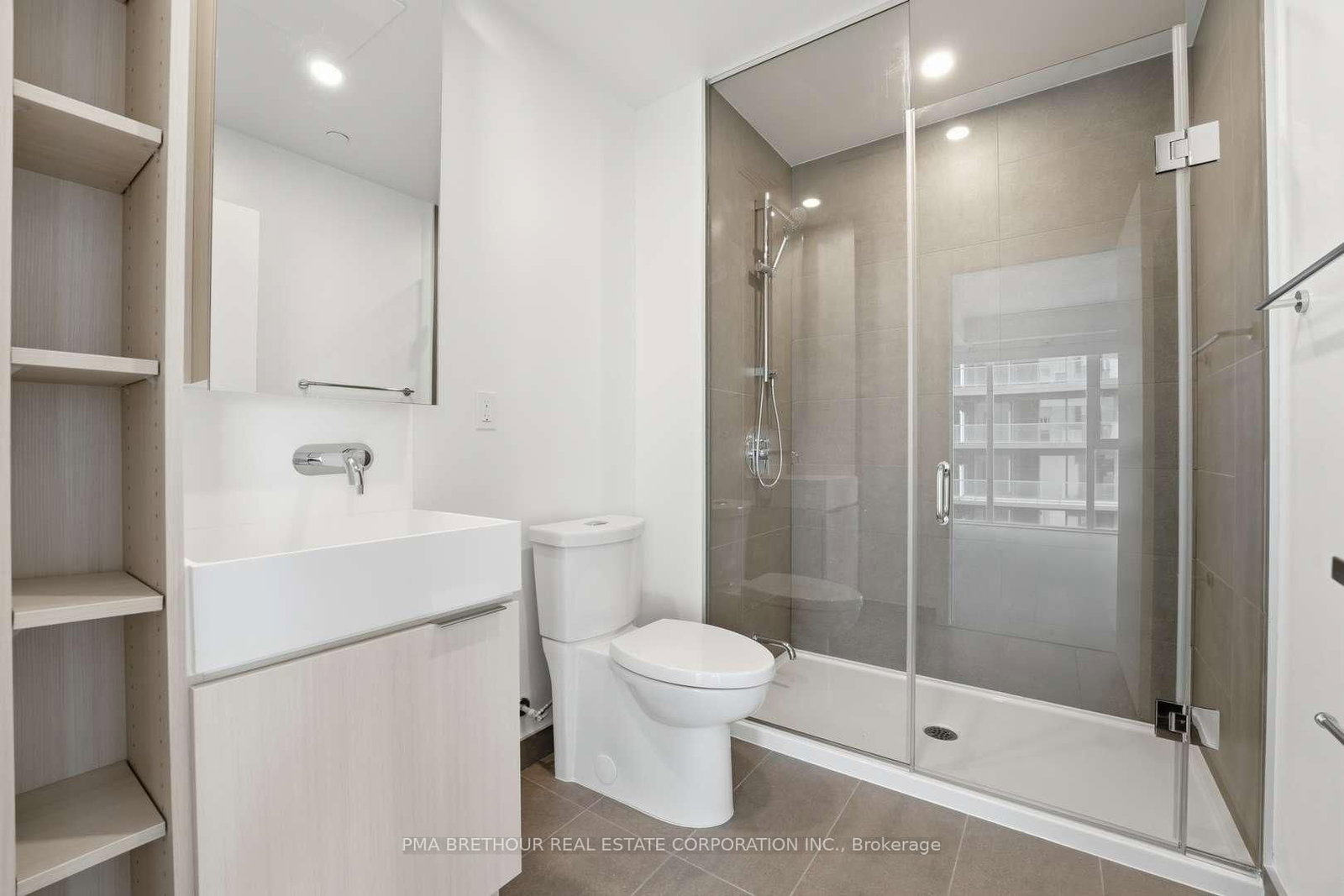 370 Martha Street • #2105 • Burlington, ON photo 18