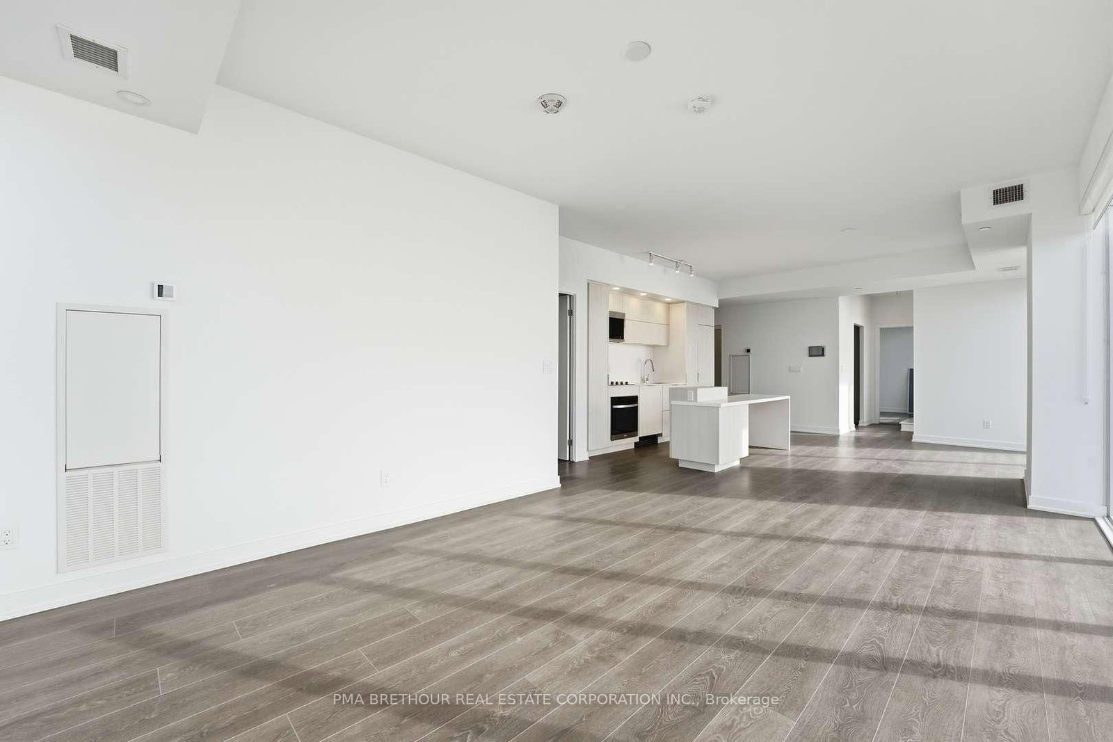370 Martha Street • #2105 • Burlington, ON photo 7