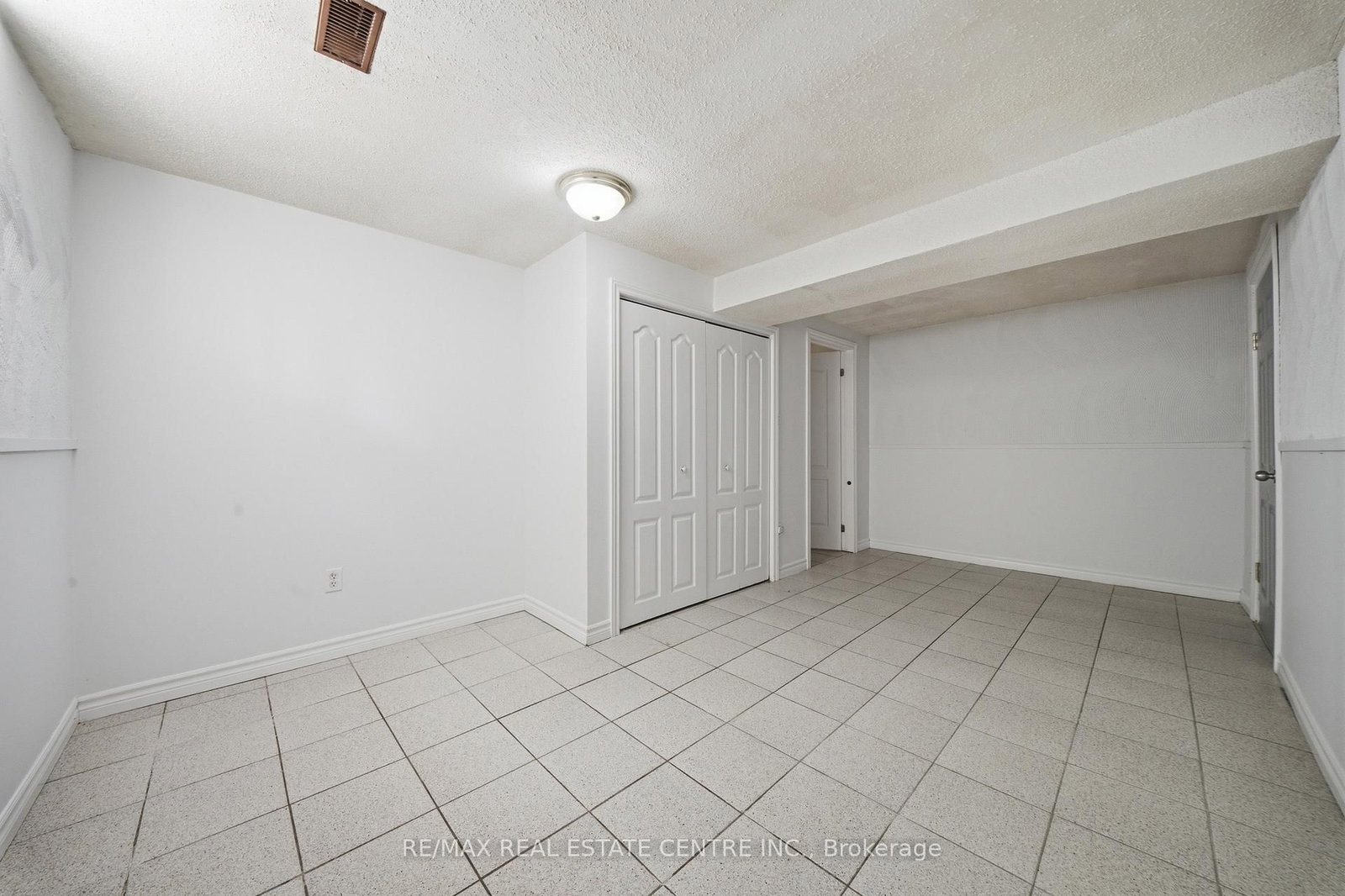 4 Manorcrest Street • Brampton, ON photo 39