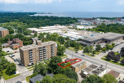 1199 Lakeshore Mississauga,ON L5E 1E8 — Photo 13