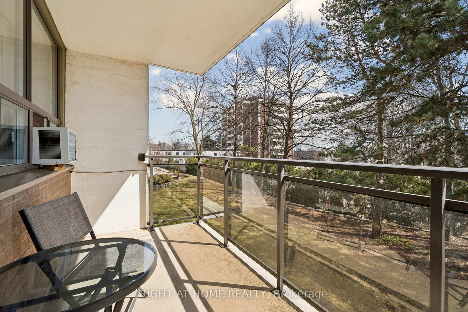 212 Kerr Street • #207 • Oakville, ON photo 18