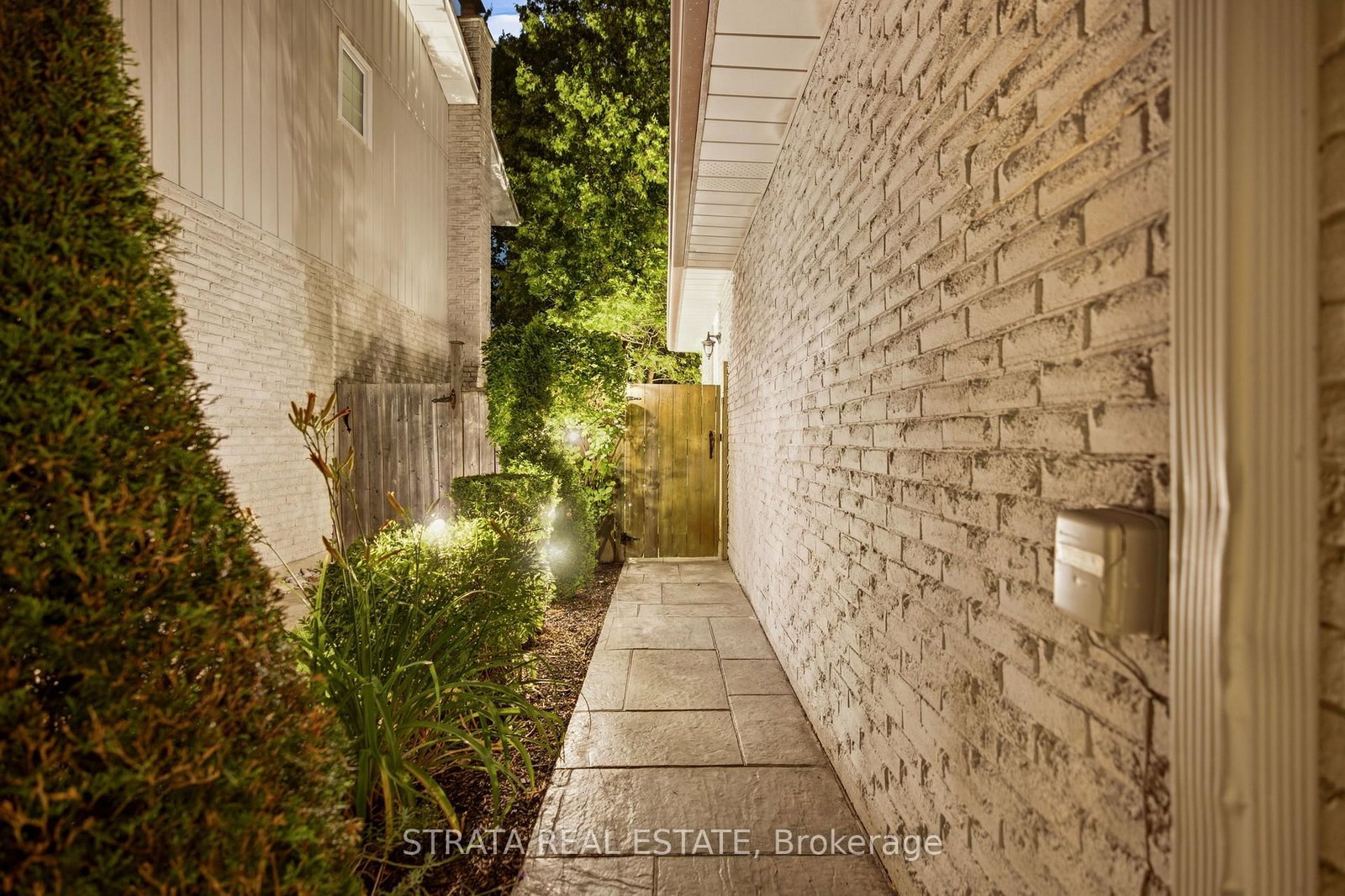 2596 Kinnerton Crescent • Mississauga, ON photo 35