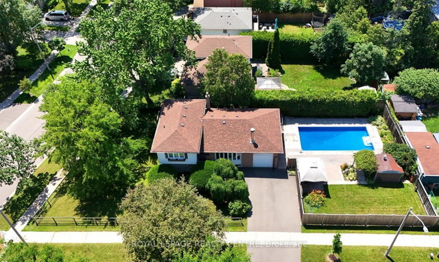 1621 Hobbs Crescent