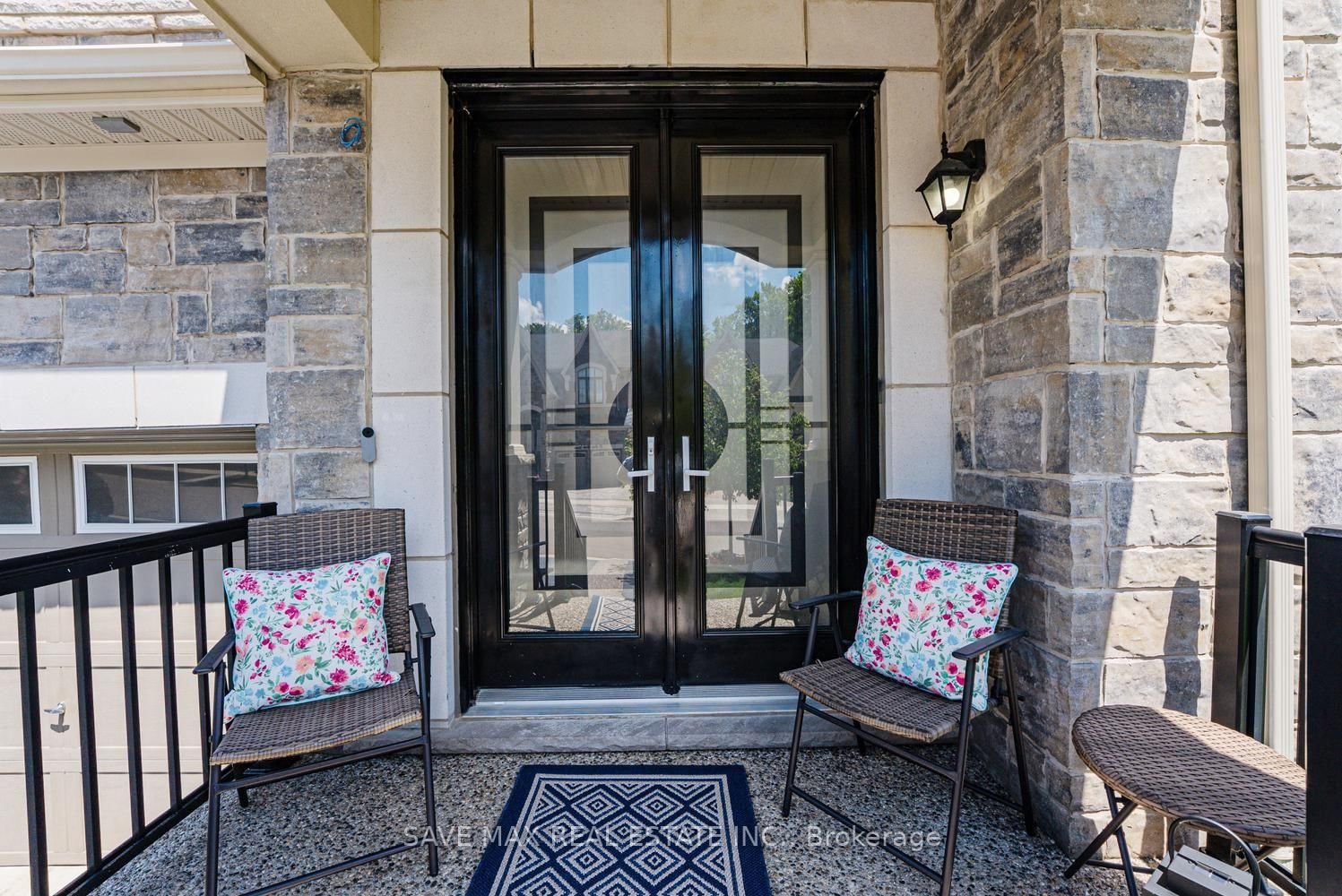 19 Daisy Meadow Crescent • Caledon, ON photo 4