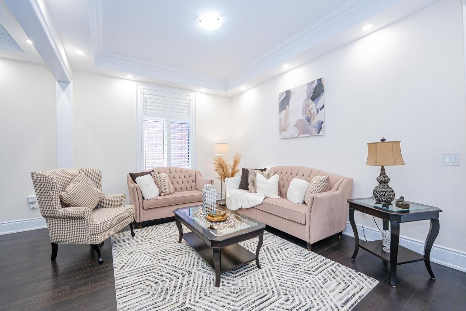 19 Daisy Meadow Crescent • Caledon, ON photo 7