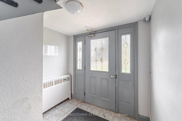 3 - 1031 Churchill Avenue E