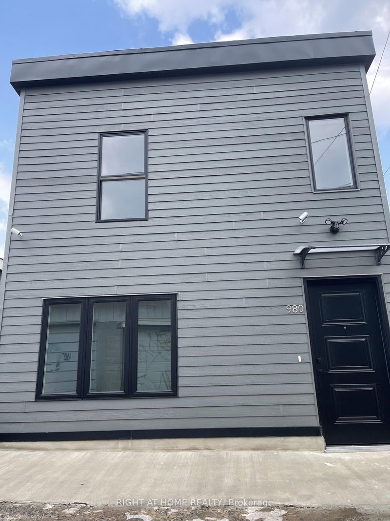 Laneway suite - 980 Ossington Avenue