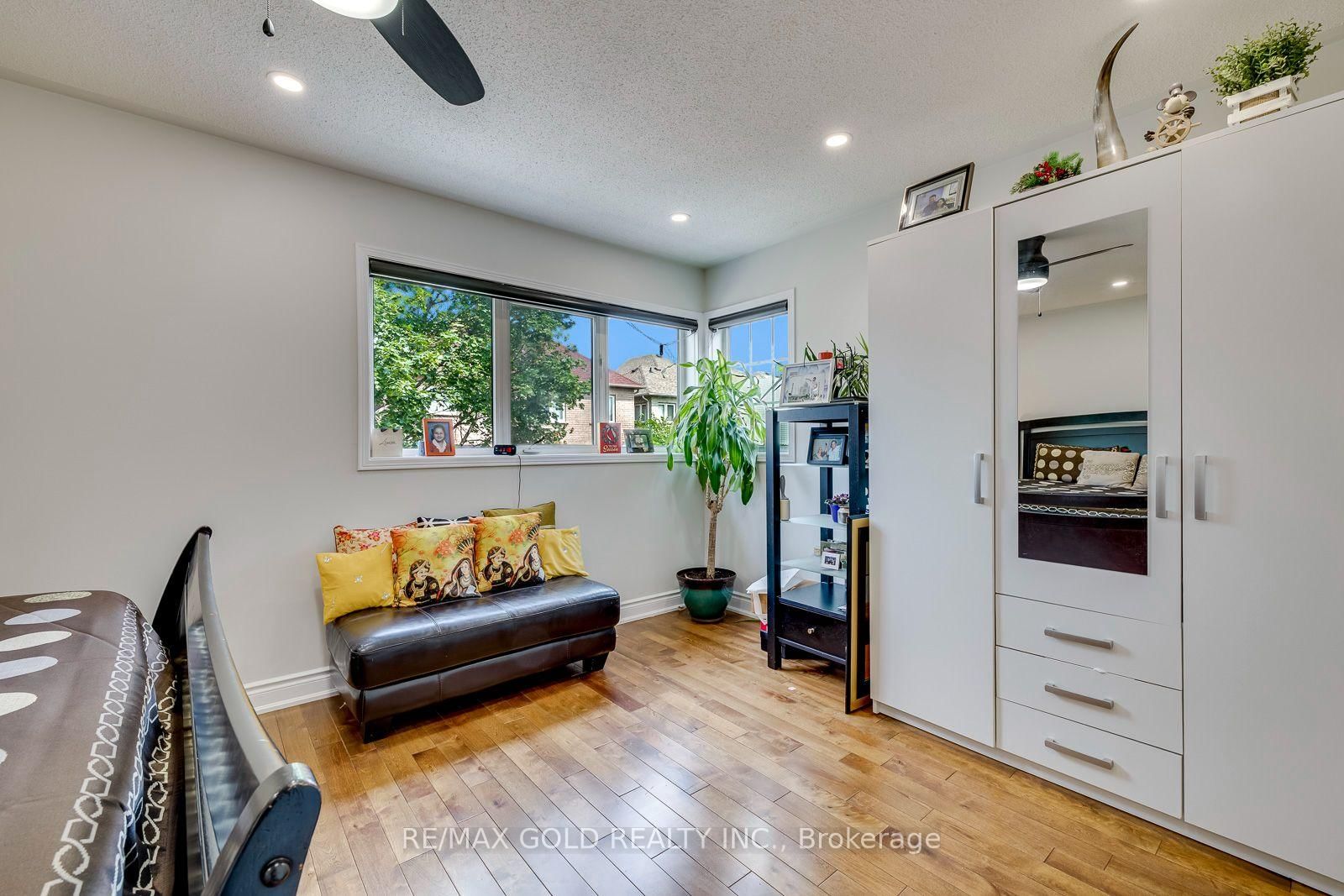 911 Golden Farmer Way • Mississauga, ON photo 17