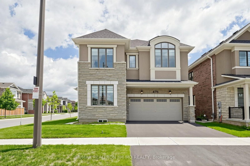476 Kennedy Circle W, Milton