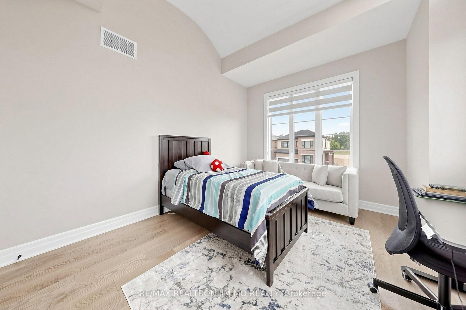 476 W Kennedy Circle • Milton, ON photo 20