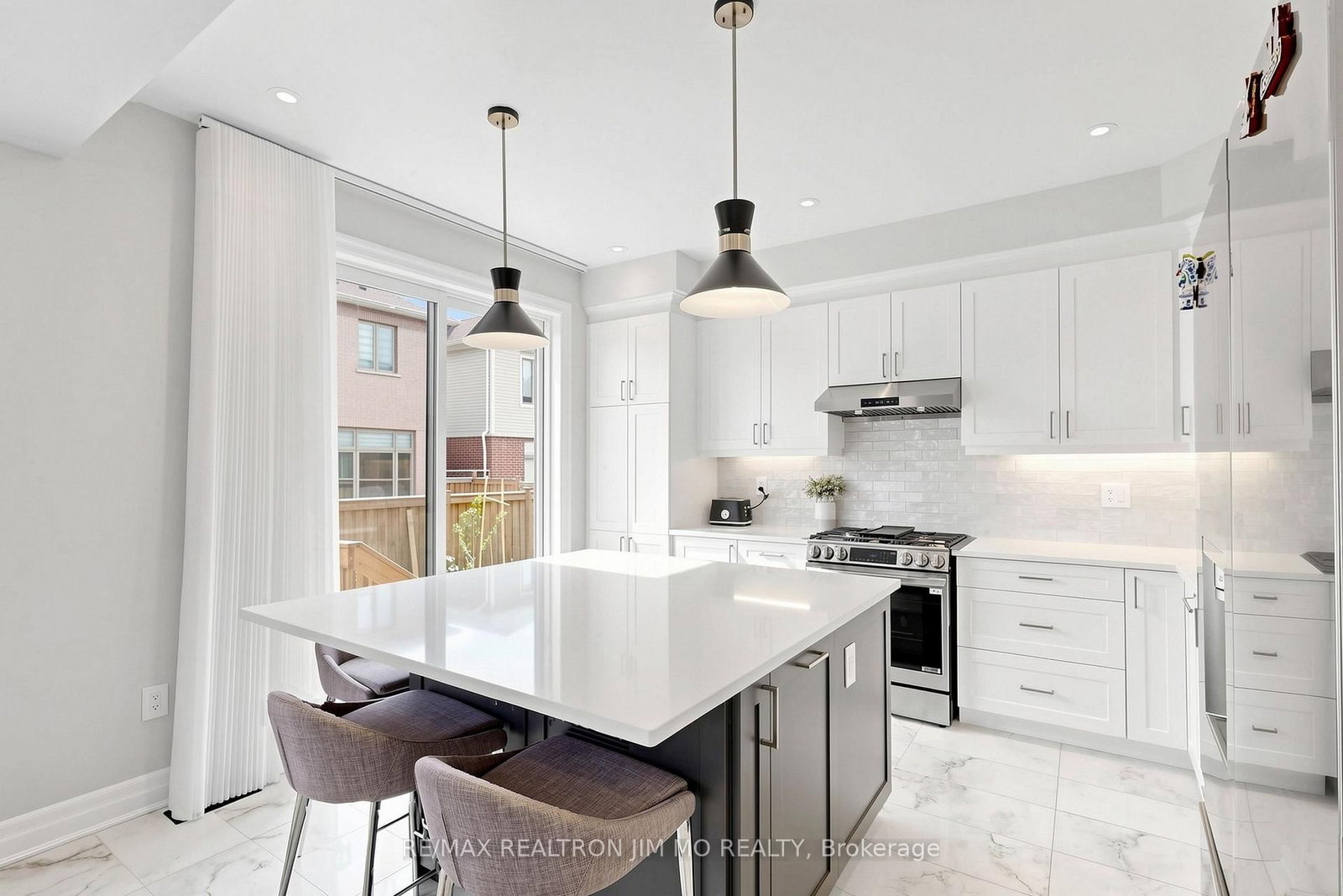 476 W Kennedy Circle • Milton, ON photo 8