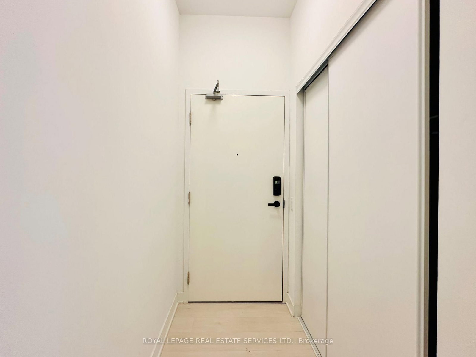 3900 Confederation Parkway • #323 • Mississauga, ON photo 2