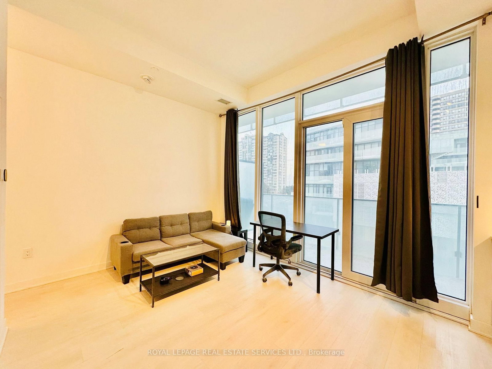 3900 Confederation Parkway • #323 • Mississauga, ON photo 5