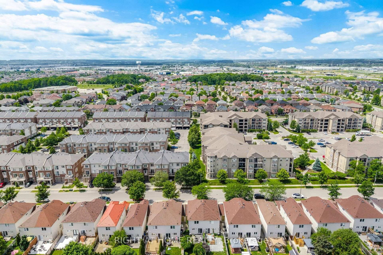 165 Hampshire Way • #153 • Milton, ON photo 32