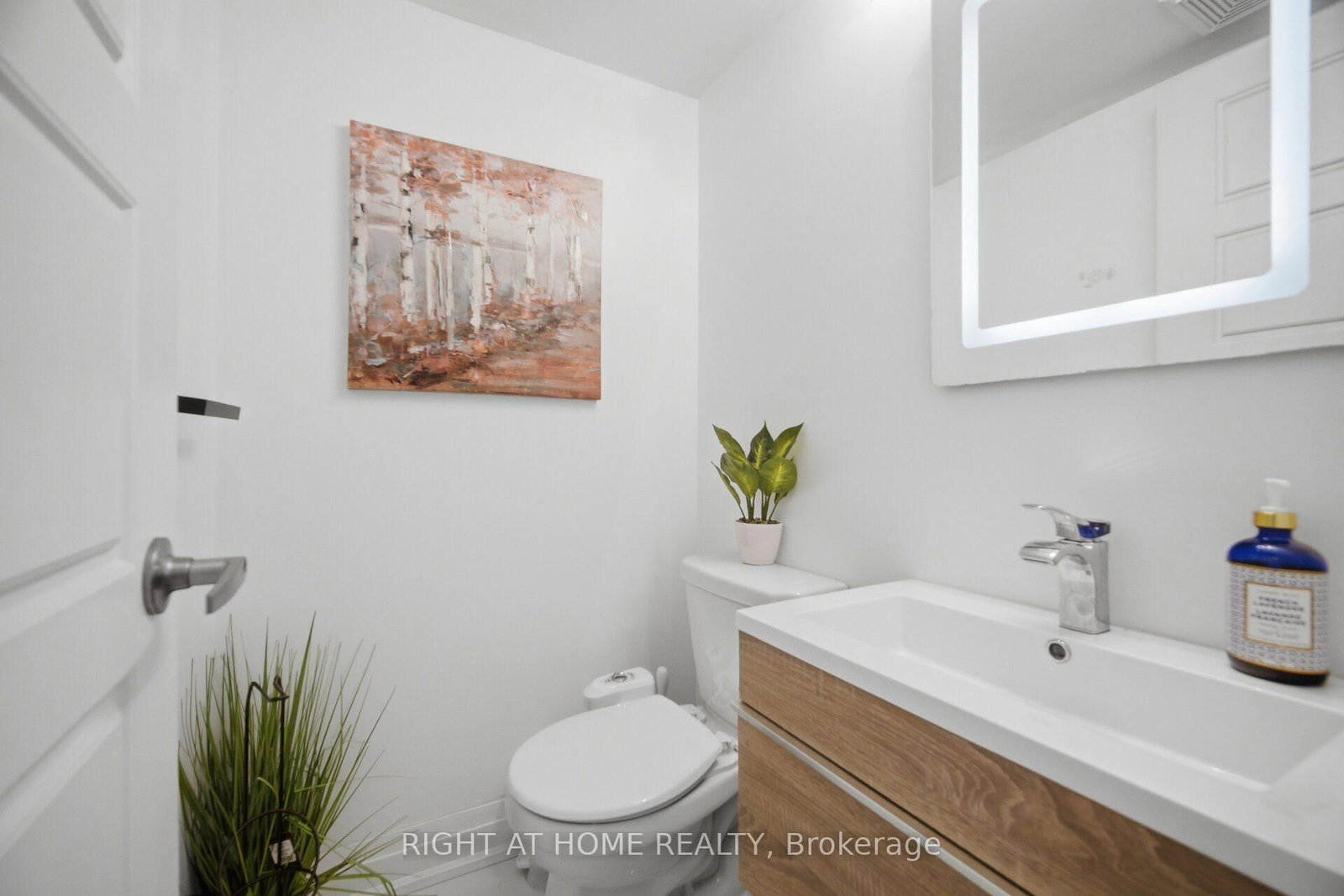 165 Hampshire Way • #153 • Milton, ON photo 8